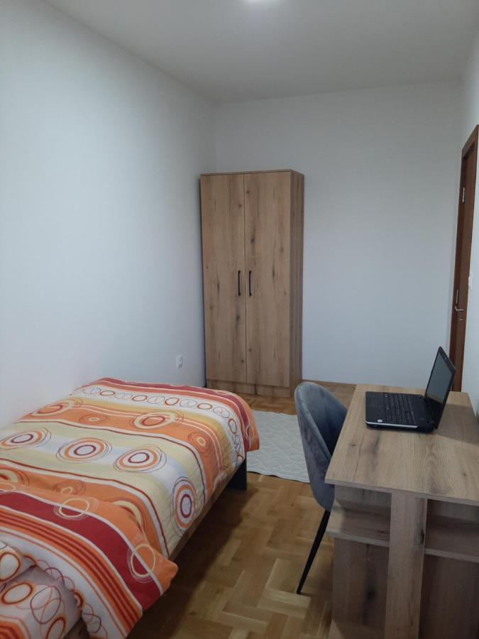 Apartman Milic Pirot-Zapadni Kej 10 Apartment Екстериор снимка