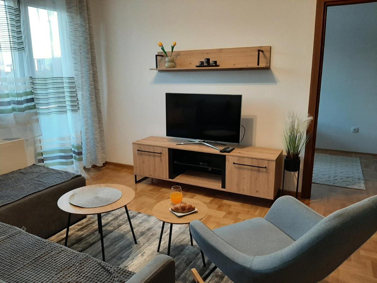 Apartman Milic Pirot-Zapadni Kej 10 Apartment Екстериор снимка