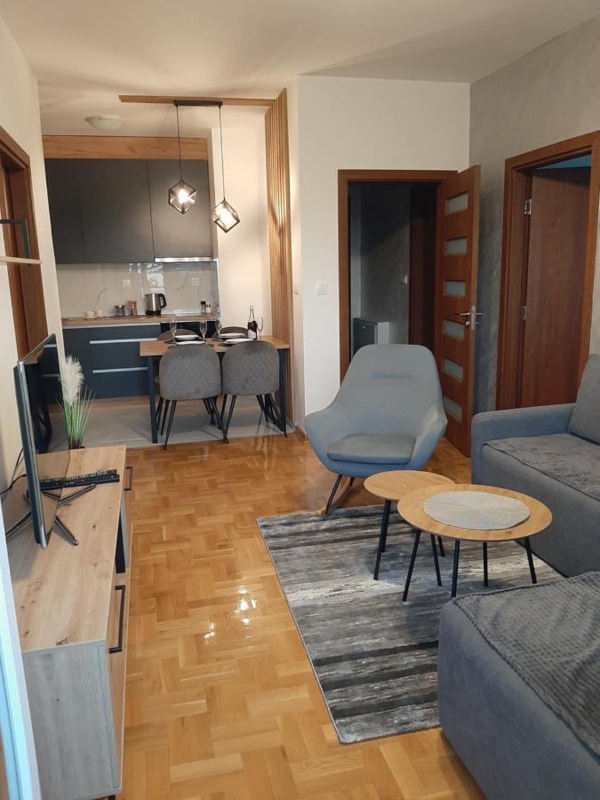 Apartman Milic Pirot-Zapadni Kej 10 Apartment Екстериор снимка